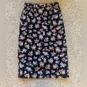 Vintage Denim Floral Pencil Skirt - Black with Pink Rose Print; Sz Medium